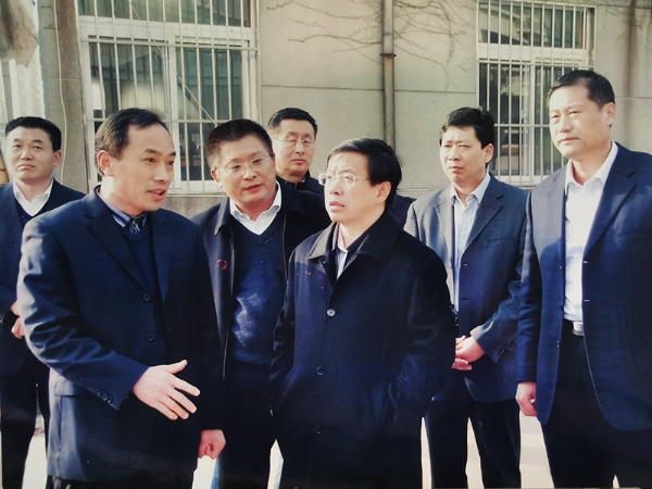 梅市长视察工作